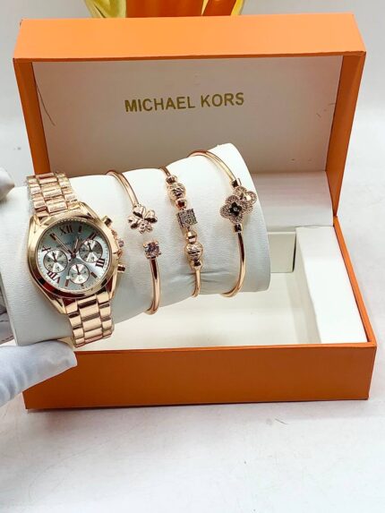 Michael-Kors-Female-Gift-Set-with-branded-box